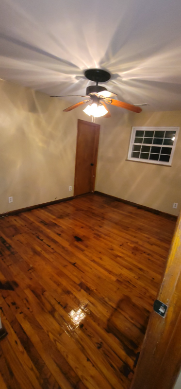 1050 Willow Dr - Photo 3 of 9