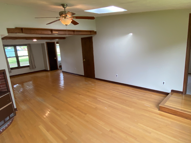 617 N Broadway #DOWN - Photo 3 of 12