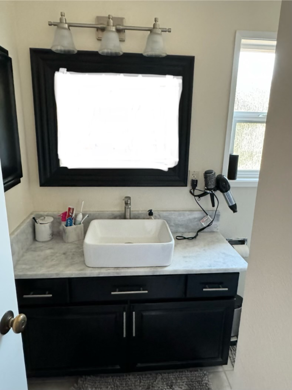 653 Bell St #A - Photo 3 of 17