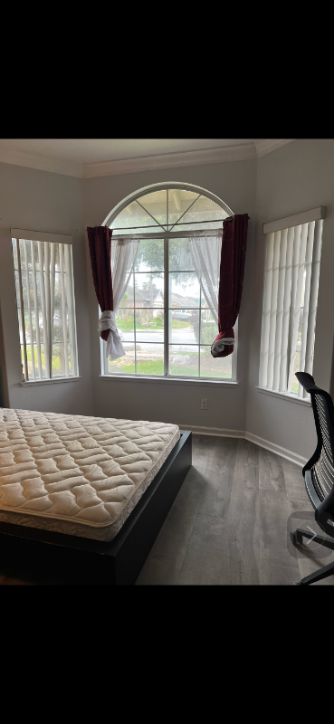 319 Westminster Dr - Photo 2 of 7