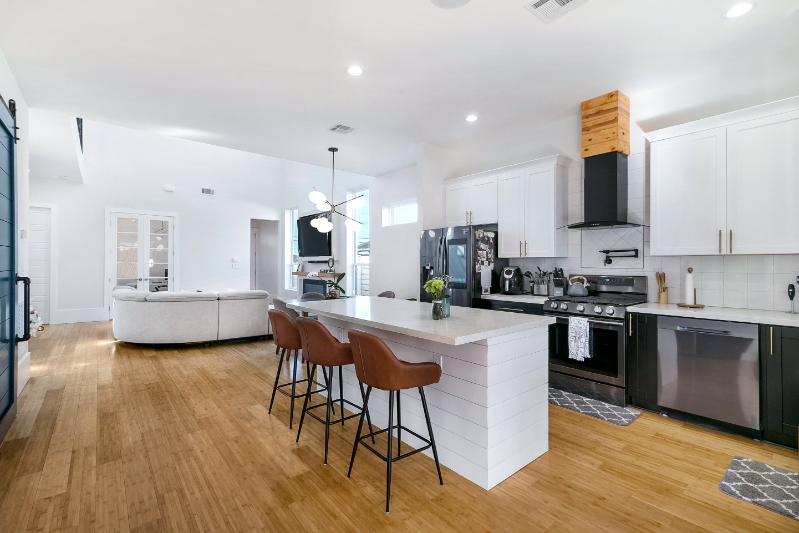 3827 Cadillac St - Photo 2 of 19