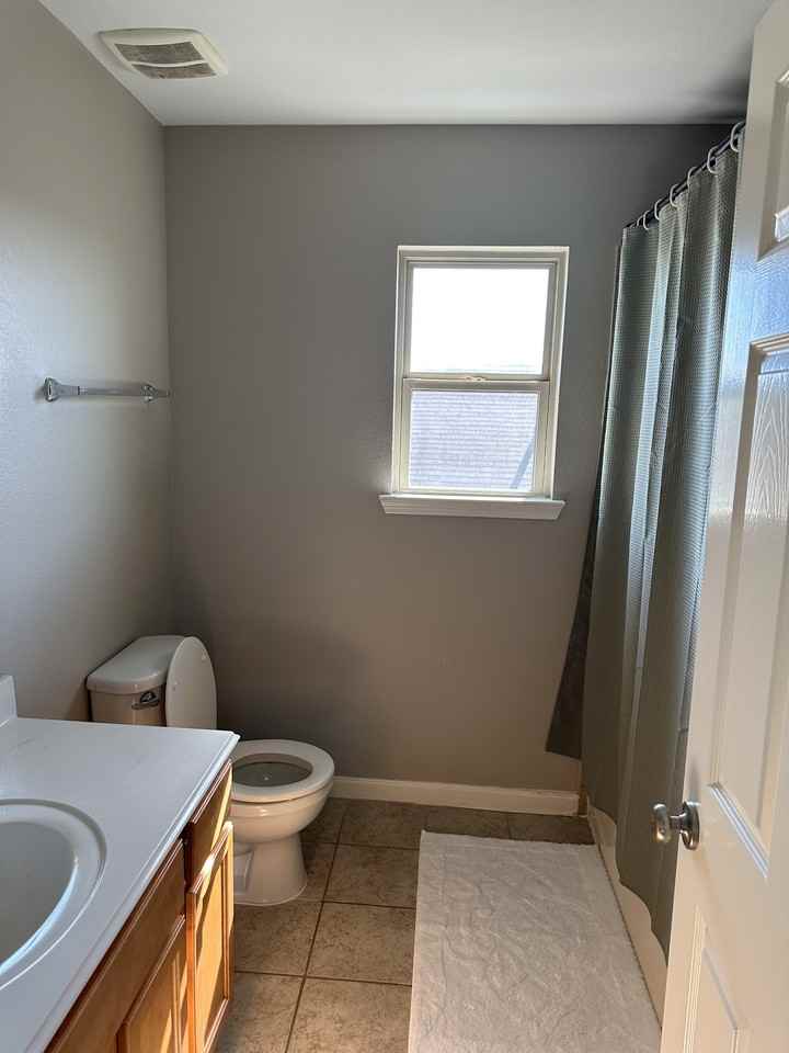 21523 Crainfeld Dr - Photo 3 of 7