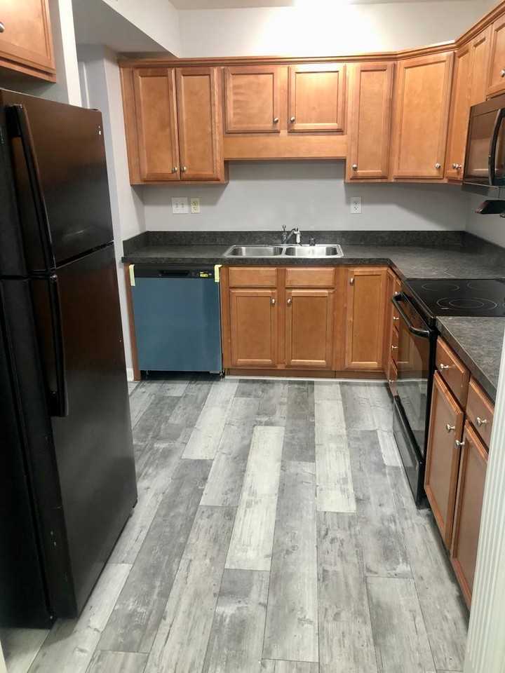 Hickory Trace Dr - Photo 2 of 10