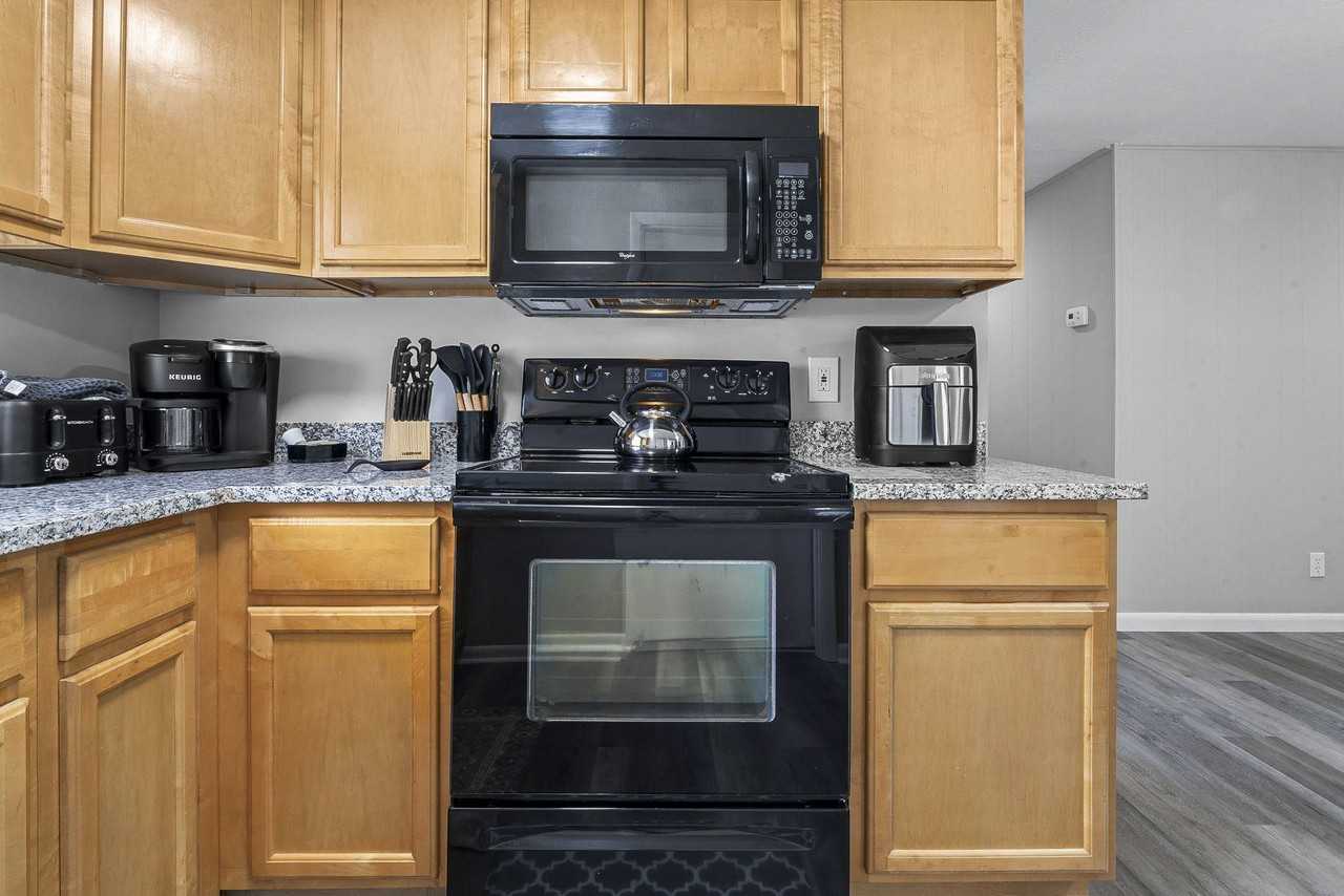 Carol Dr - Photo 3 of 18