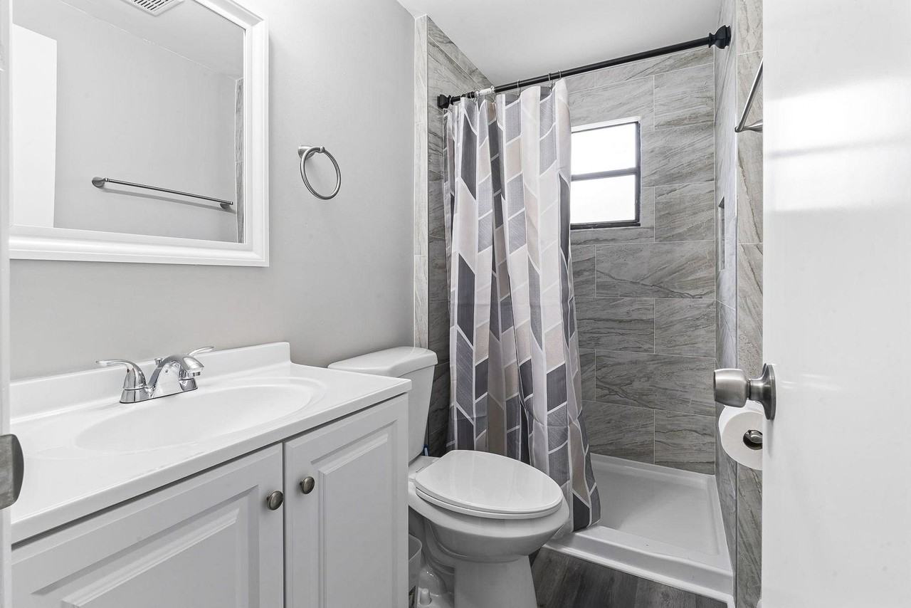 Carol Dr - Photo 6 of 18