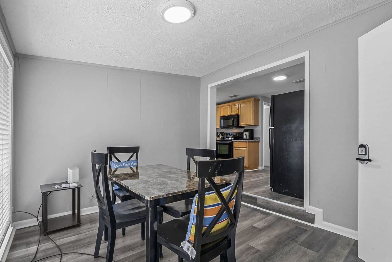 Carol Dr - Photo 7 of 18