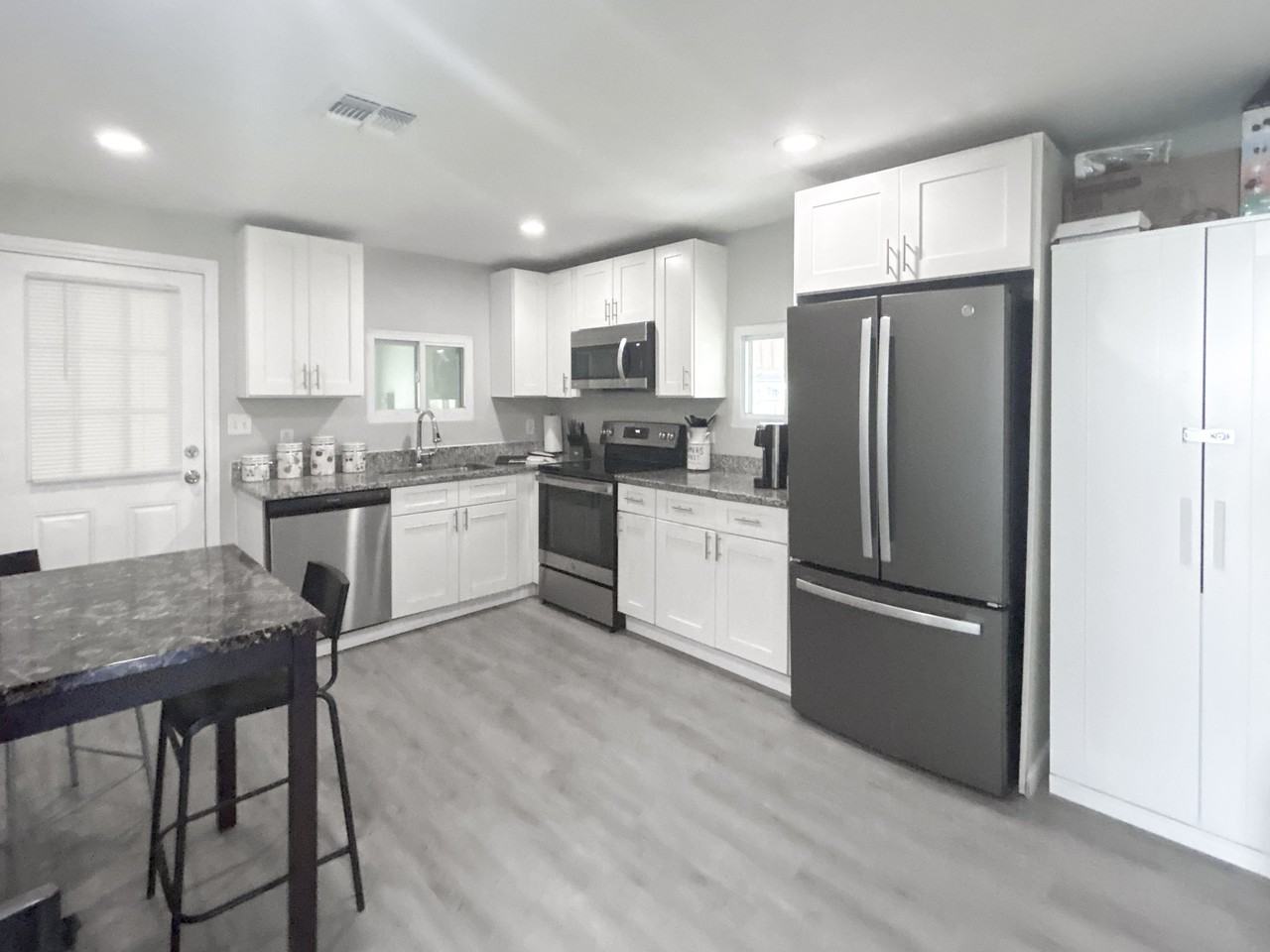 20th St - Photo 2 of 16