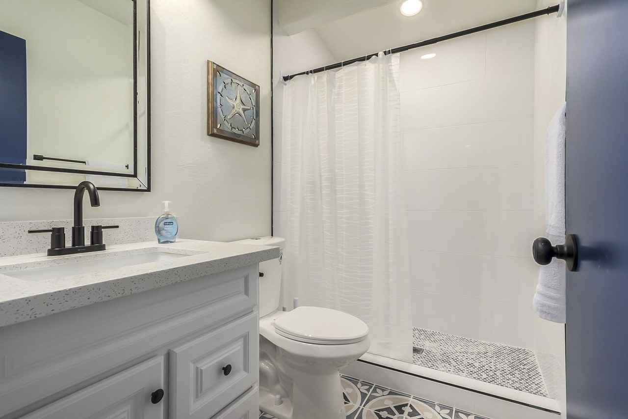 E Glade Ave - Photo 2 of 13