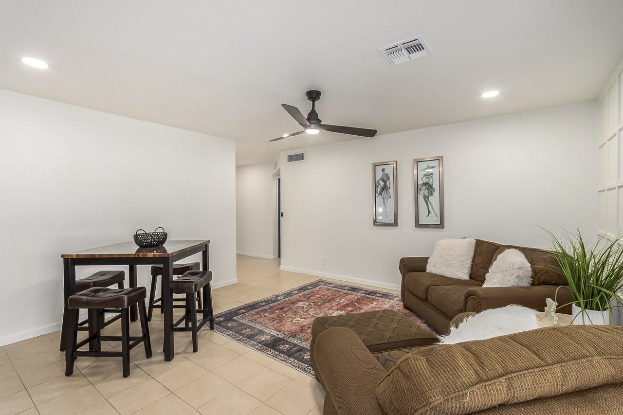 E Glade Ave - Photo 4 of 13