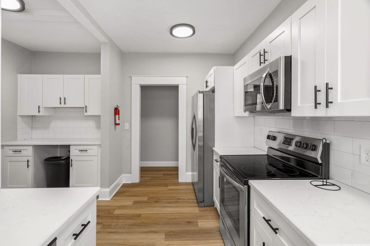 N Munro St - Photo 3 of 9