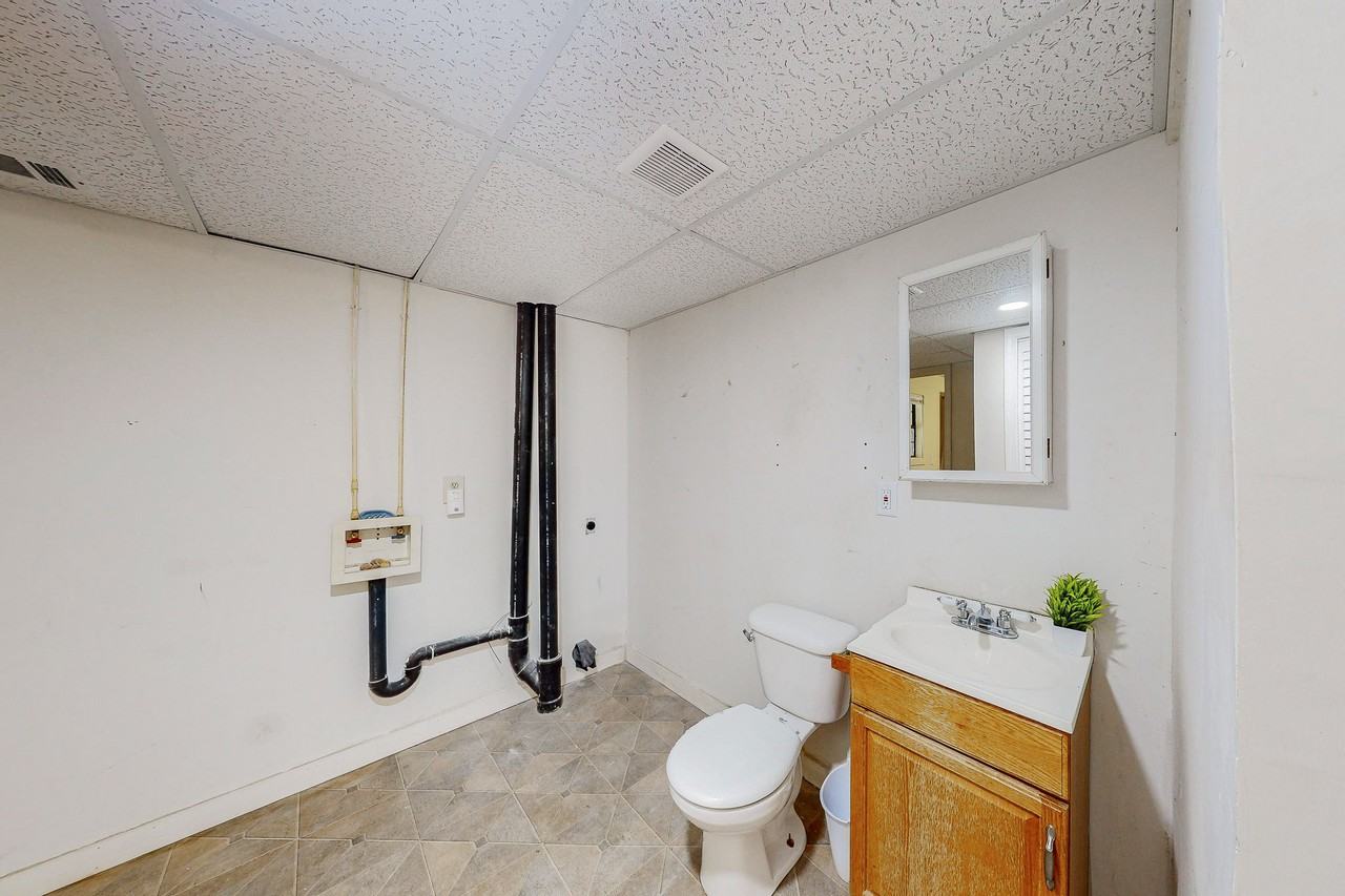 Oxford Dr - Photo 4 of 12