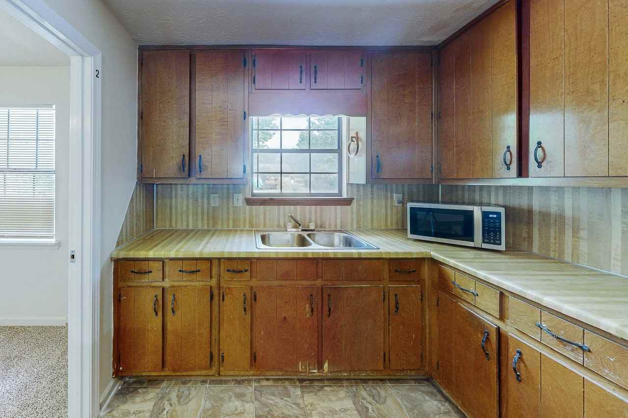 Oxford Dr - Photo 6 of 12