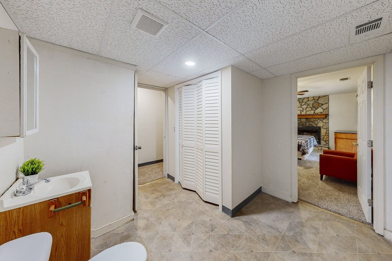 Oxford Dr - Photo 7 of 12