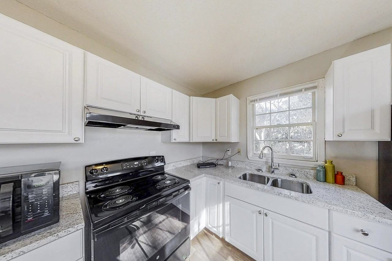 Joan Of Arc Pl - Photo 6 of 11