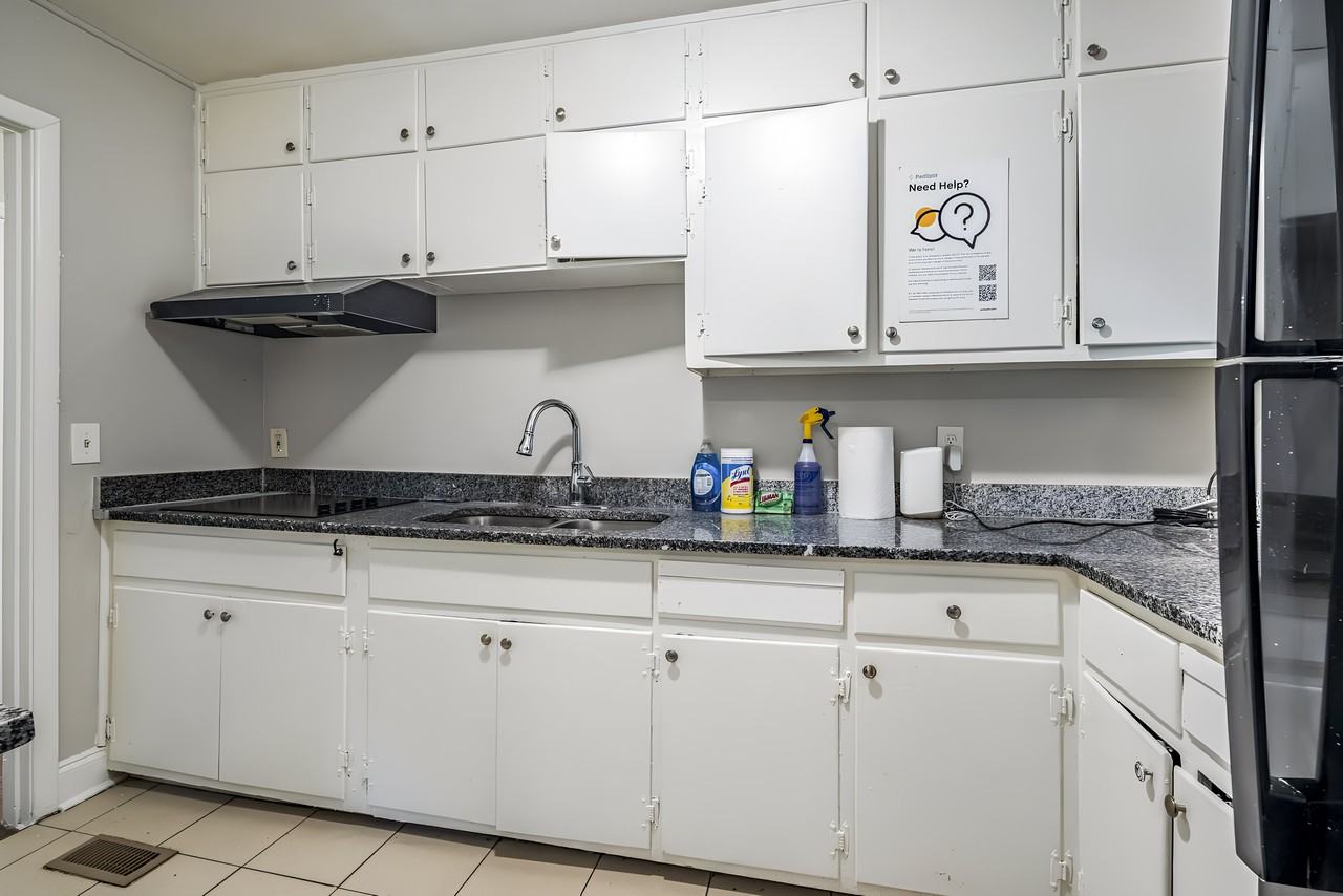 Camelot Pkwy - Photo 3 of 6