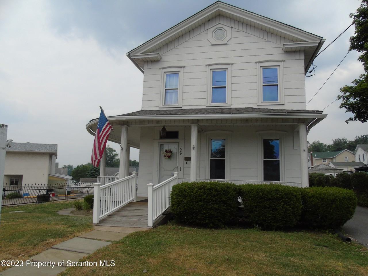 729 S Main St - Photo 2 of 50