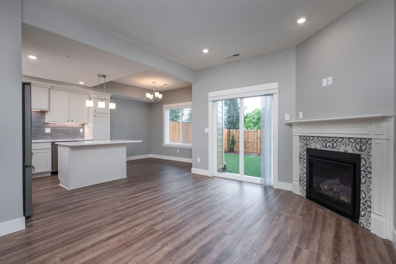 Cherry Park Luxury Townhomes - Photo 4 of 27