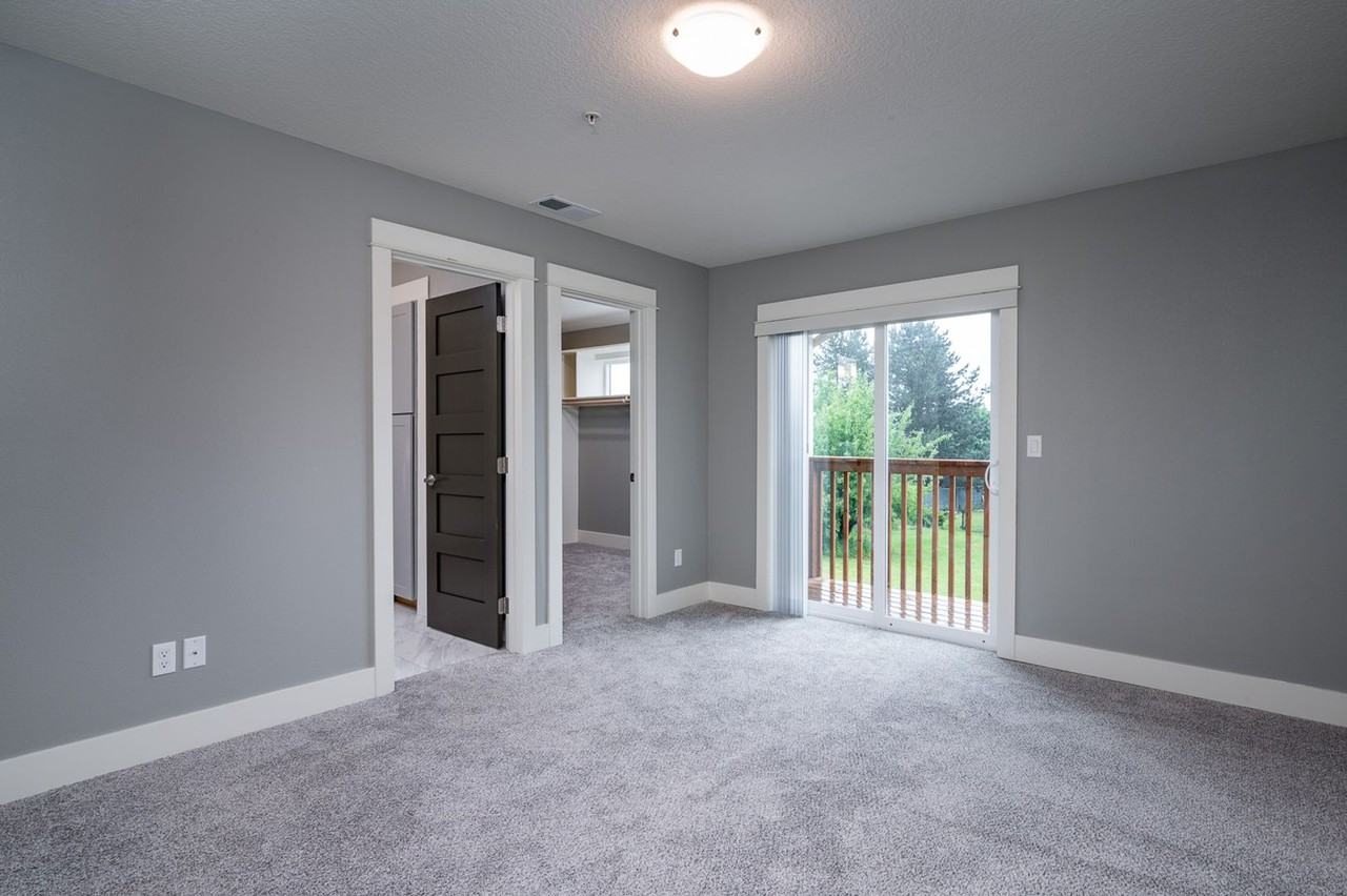 Cherry Park Luxury Townhomes - Photo 6 of 27