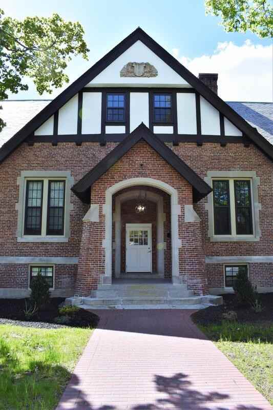155 Ararat St - Photo 3 of 15