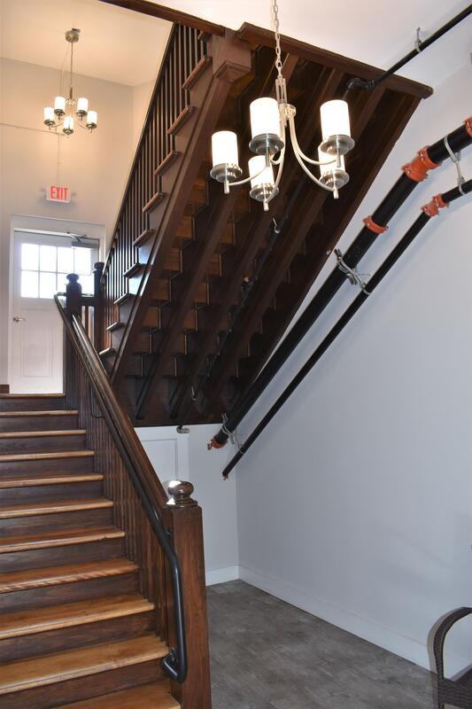 155 Ararat St - Photo 6 of 15