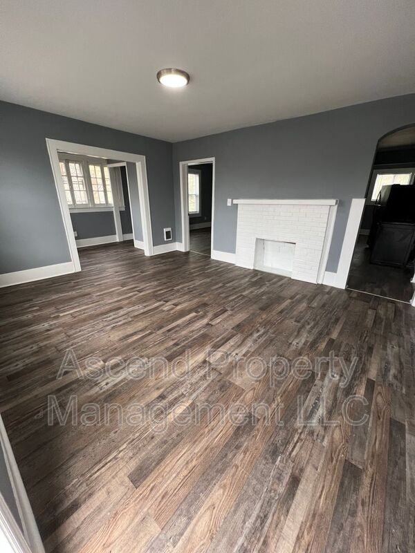 1228 Wheeler Ave - Photo 2 of 11