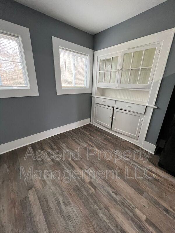 1228 Wheeler Ave - Photo 7 of 11