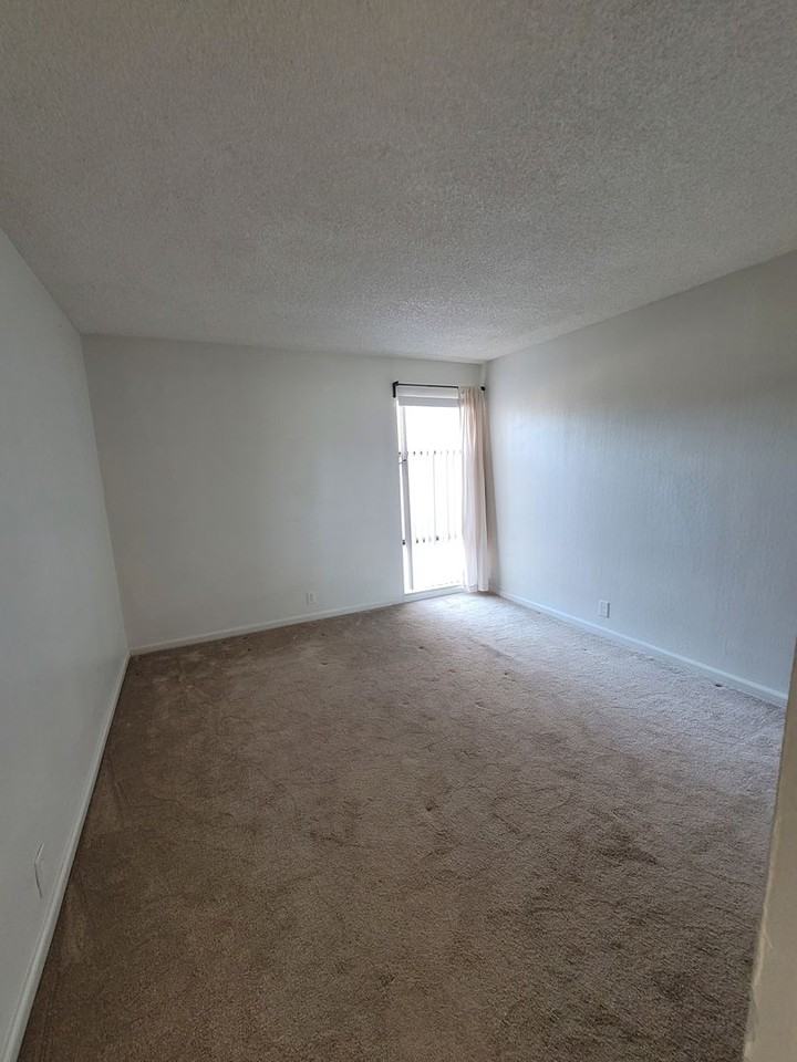 1591 Ellis St - Photo 4 of 12