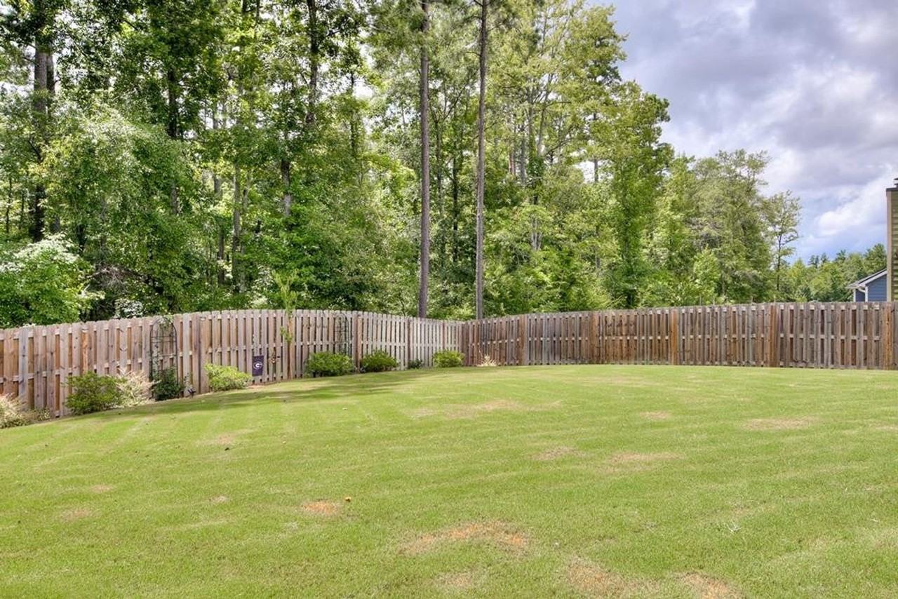 1554 Driftwood Ln - Photo 3 of 38