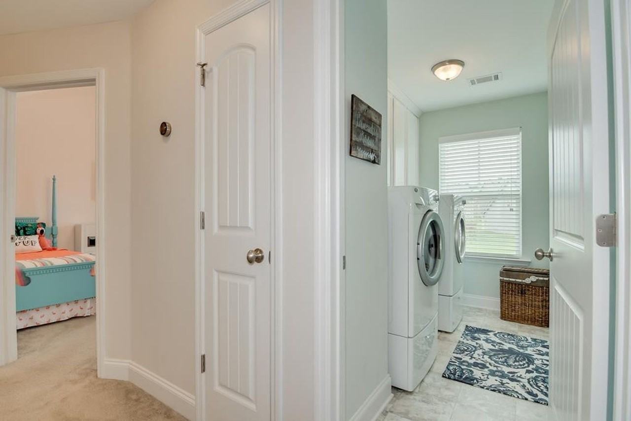 1554 Driftwood Ln - Photo 7 of 38