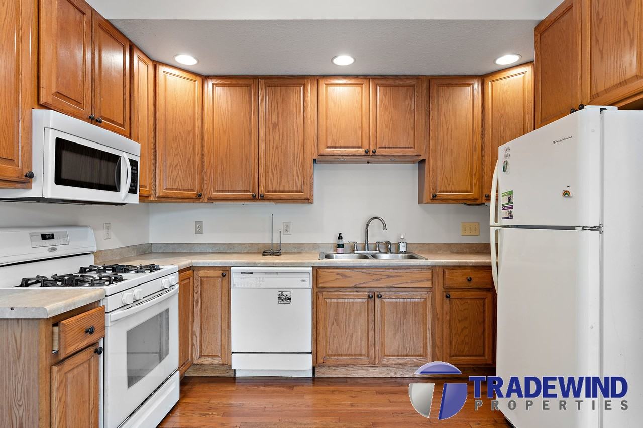 1669 Hague Avenue - Photo 2 of 24