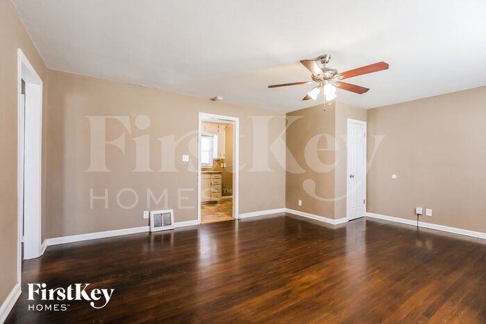 3205 S Vermont Ave - Photo 3 of 15