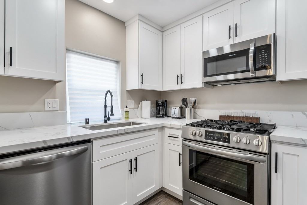 2074 Newton Ave #B - Photo 2 of 22