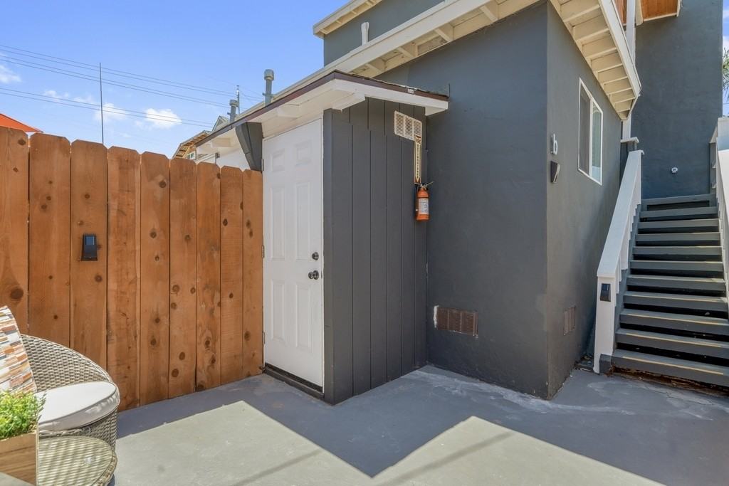2074 Newton Ave #B - Photo 5 of 22