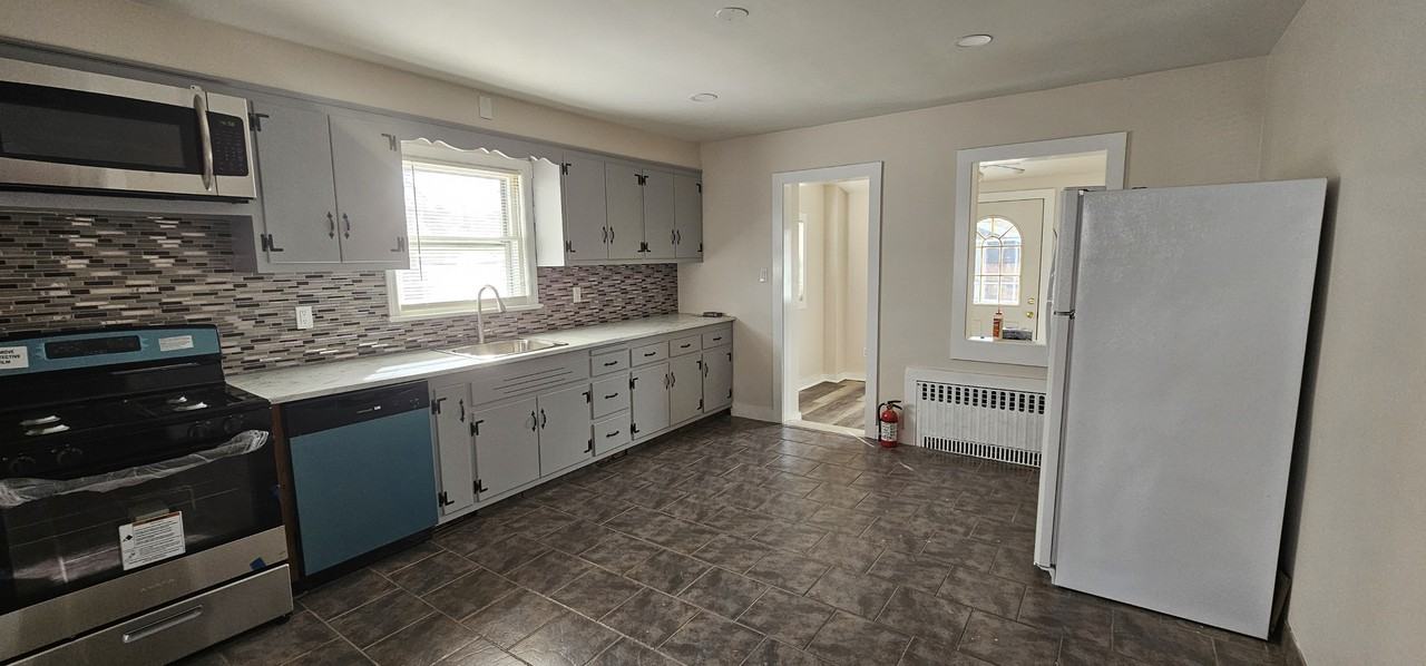 370 President St #1 - Photo 3 of 16