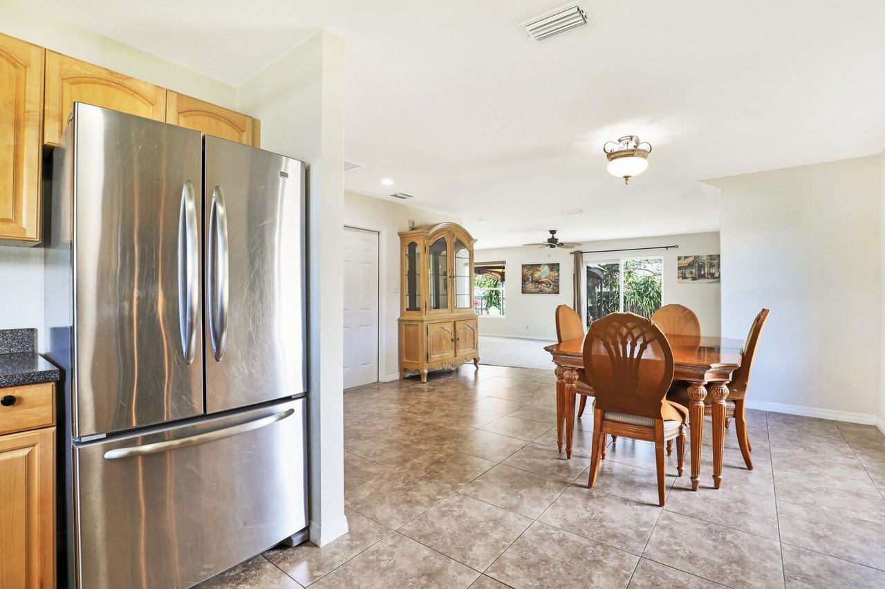 1519 W 17th St #NA - Photo 6 of 33