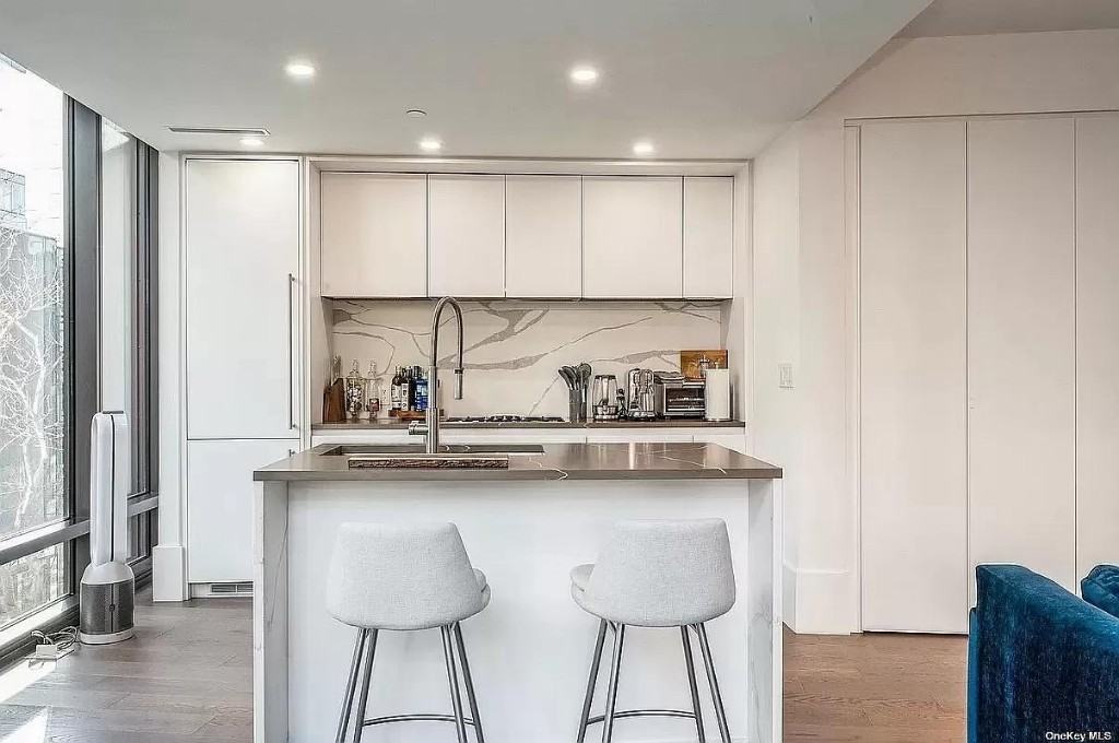 Kent Ave #529 - Photo 2 of 11