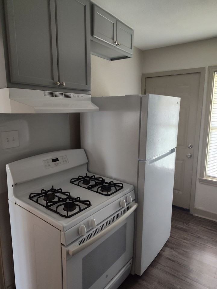 $399 Move in Special - Photo 5 of 26