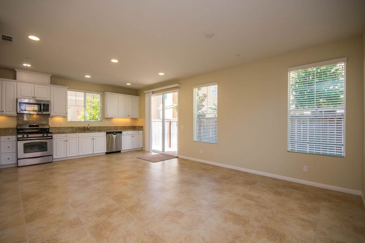 1590 Chert Dr - Photo 2 of 29