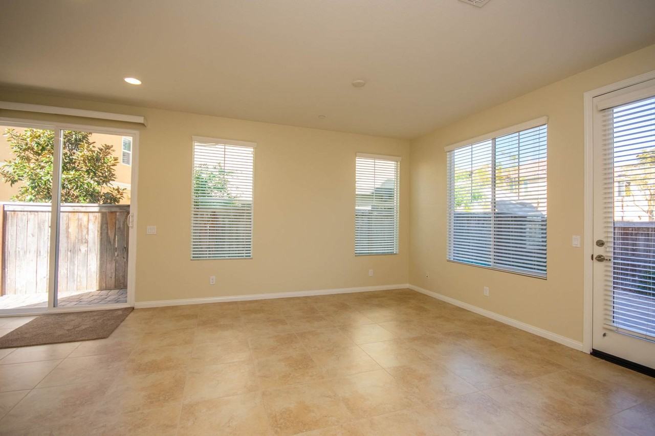 1590 Chert Dr - Photo 3 of 29