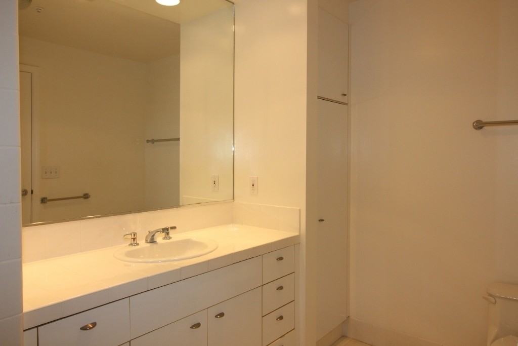 690 Chestnut St #305 - Photo 6 of 12