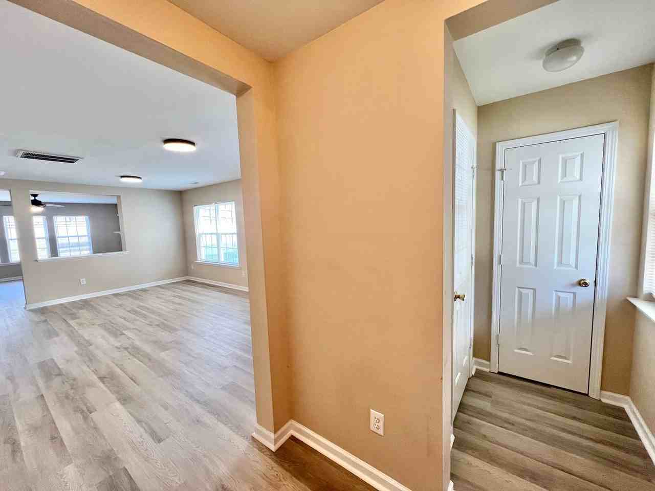 2829 Roundleaf Ct - Photo 2 of 24