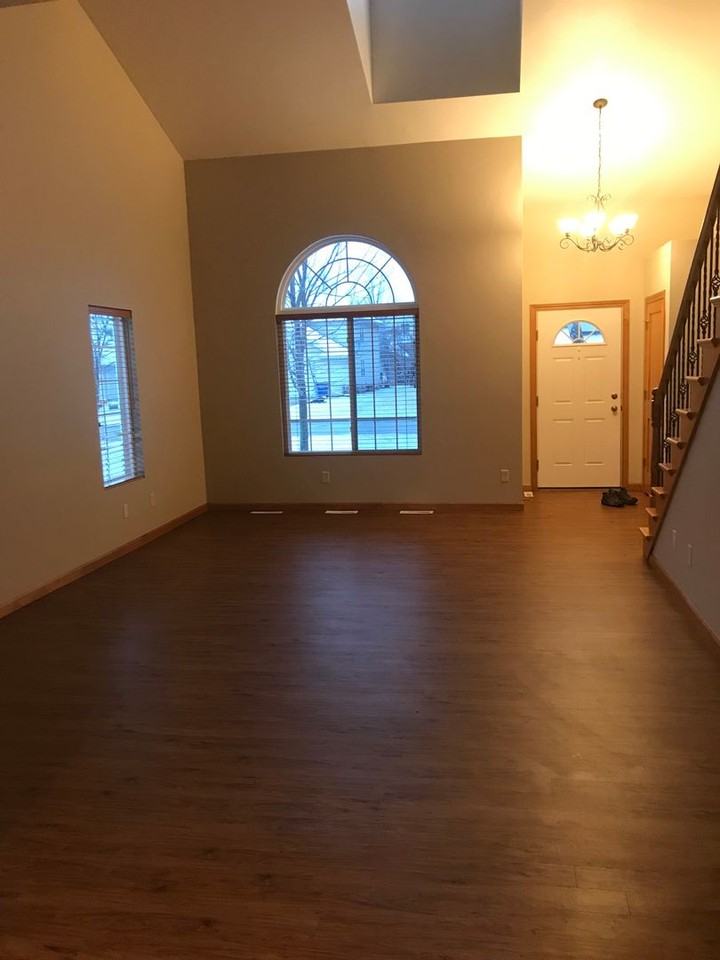 2100 River Point Ct - Photo 2 of 39