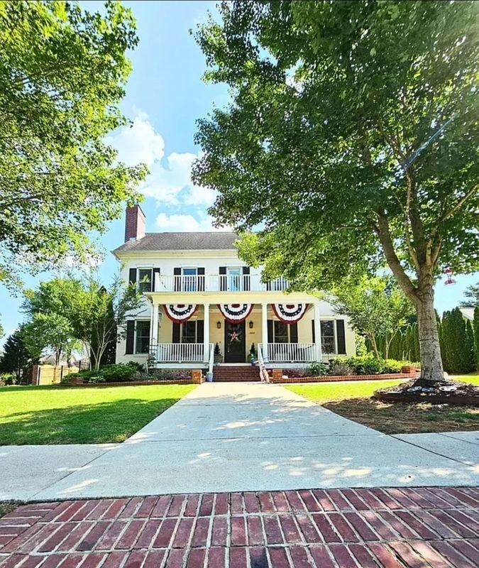 3002 Brook Park Dr Se