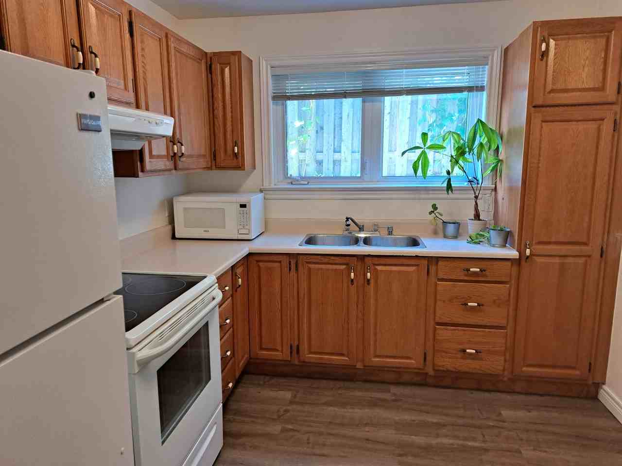 Dufferin St & Wilson Ave #2 - Photo 2 of 8