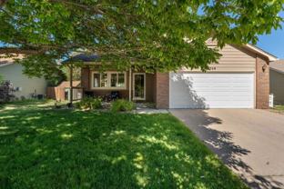 749 Eagle Dr - Photo 1 of 1