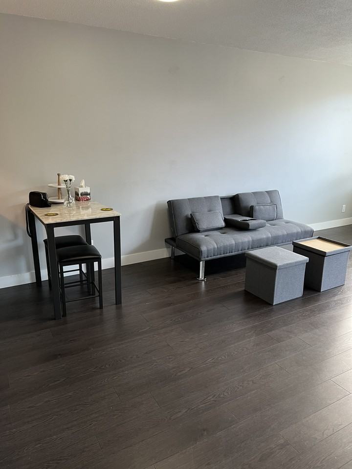 5860 Dover Cres - Photo 3 of 9