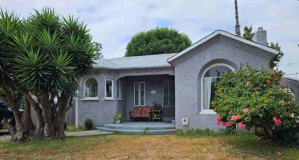 2031 South Curson Avenue