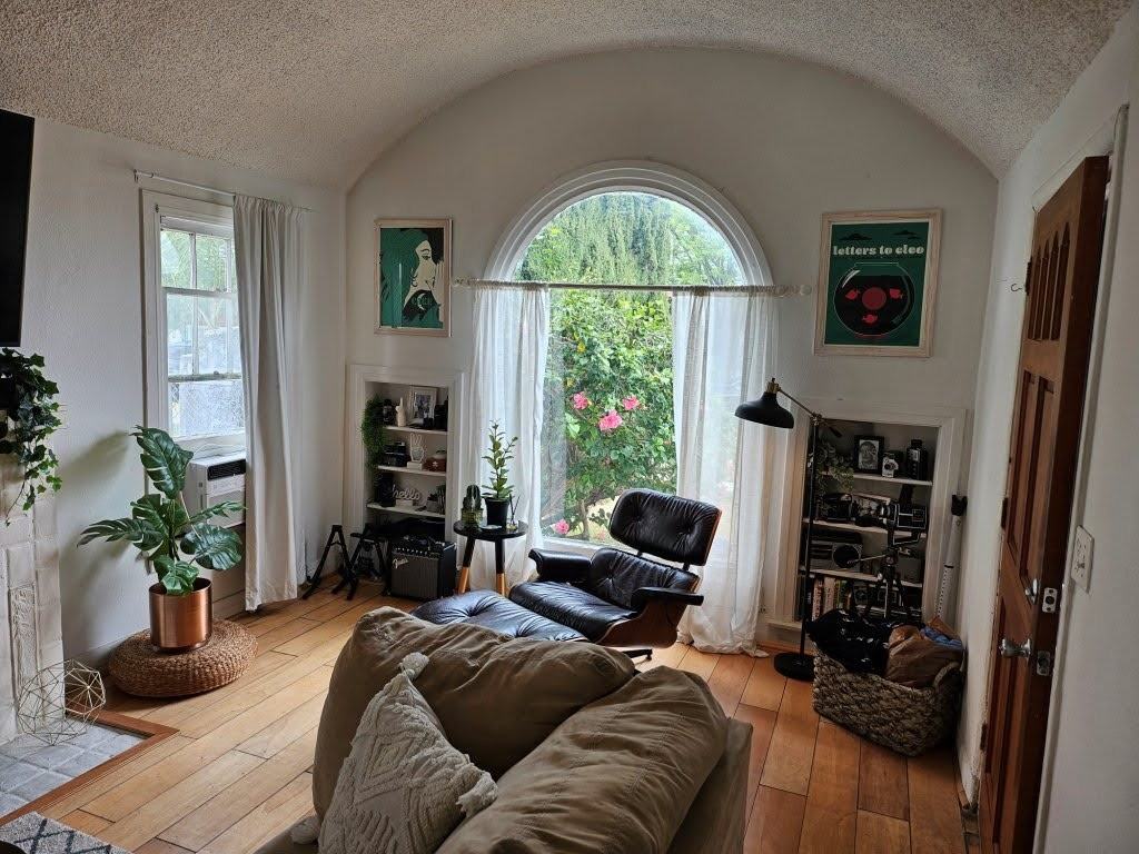 2031 South Curson Avenue - Photo 5 of 30