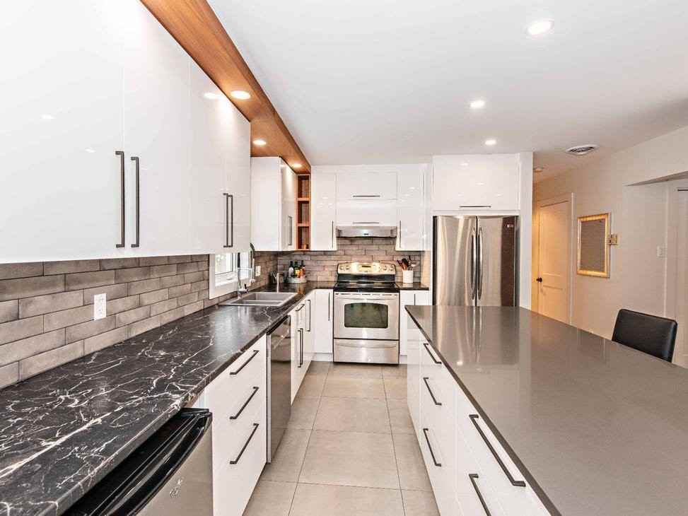 2421 Mccullough Ave #1221A - Photo 2 of 3