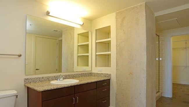 1222 Broadway St #2106A - Photo 2 of 5
